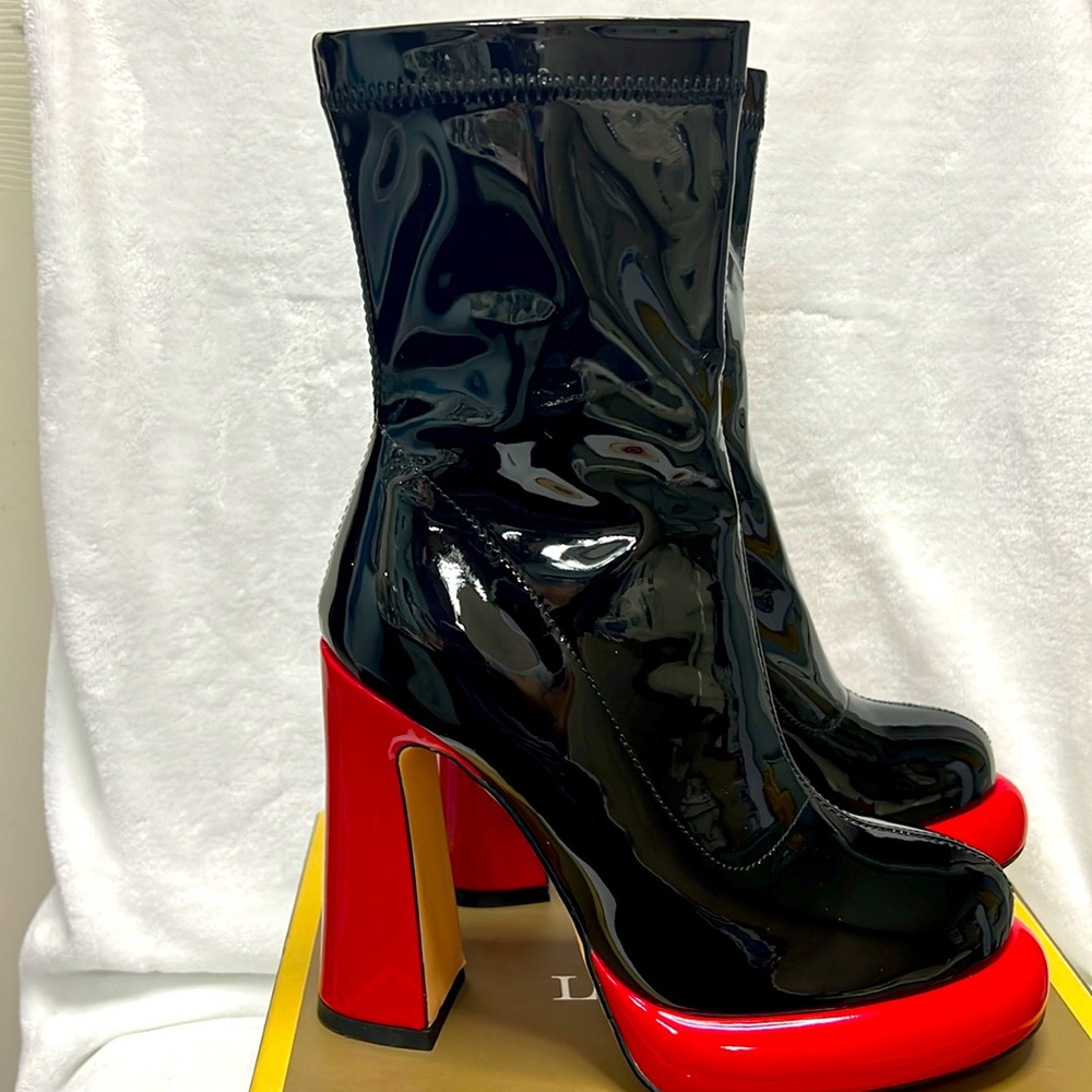 LOIRIT Platform Ankle Boots for Women Mid Calf Chunky High Heel Round Toe.